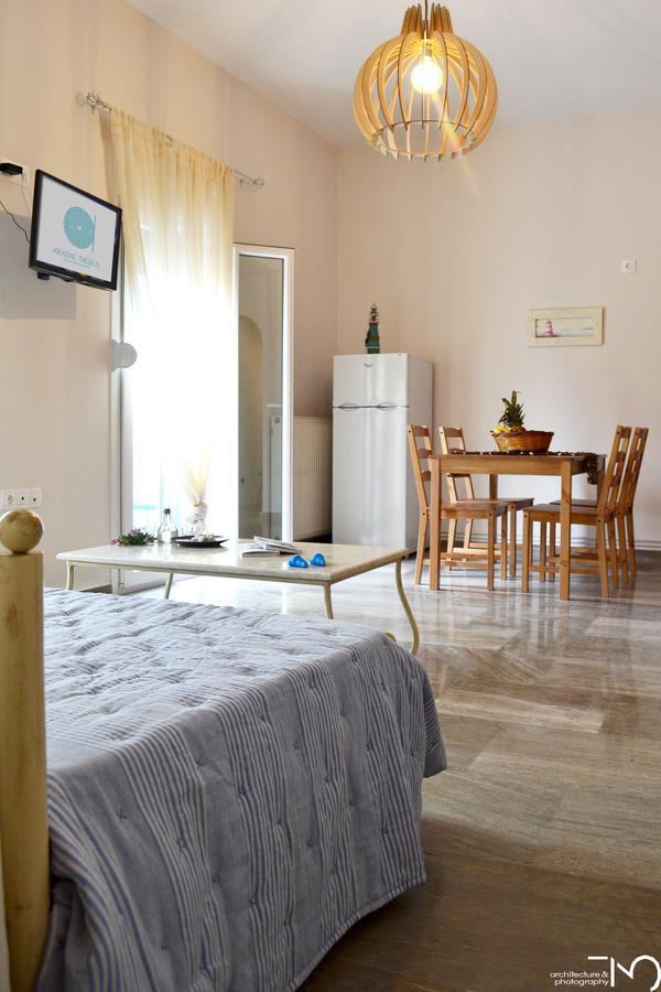 Ariadne & Theseus Apartments Naxos City Екстериор снимка